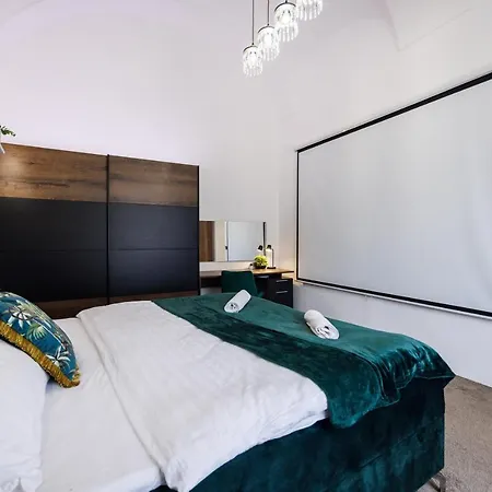 Apartment Spaya Jacuzzi Centrum - With Cinema & Private Parking