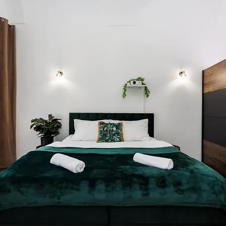 Spaya Jacuzzi Centrum - With Cinema & Private Parking Apartmán Košice
