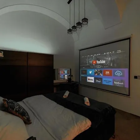 شقة Spaya Jacuzzi Centrum - With Cinema & Private Parking