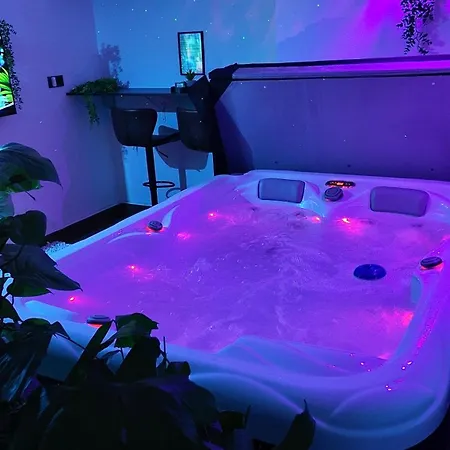 Apartment Spaya Jacuzzi Centrum - With Cinema & Private Parking